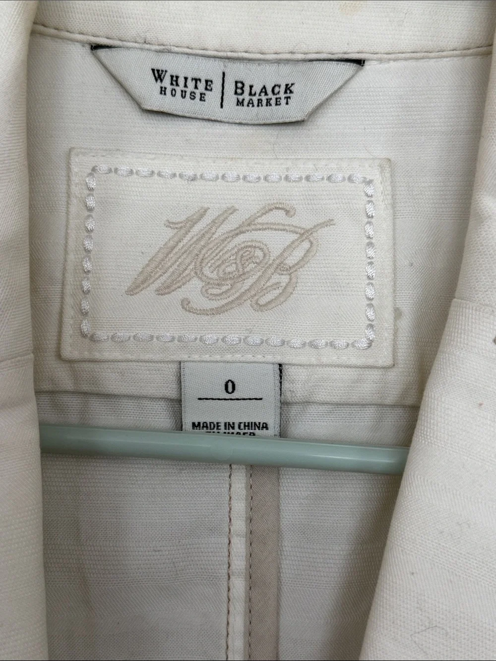 White House Black Market Ivory Ruffle Trim Fitted Blazer Jacket Size 0 - Picture 3 of 4